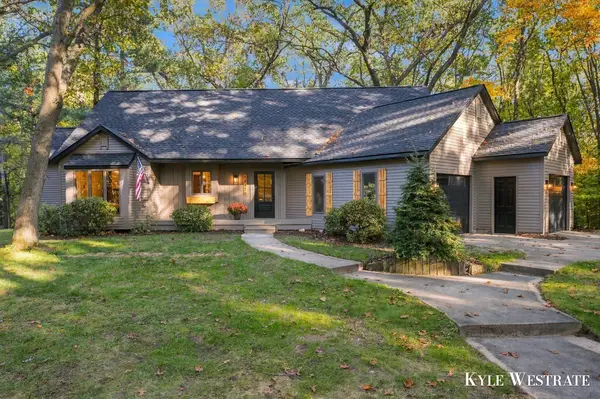 18476 N Fruitport Road, Spring Lake, MI 49456