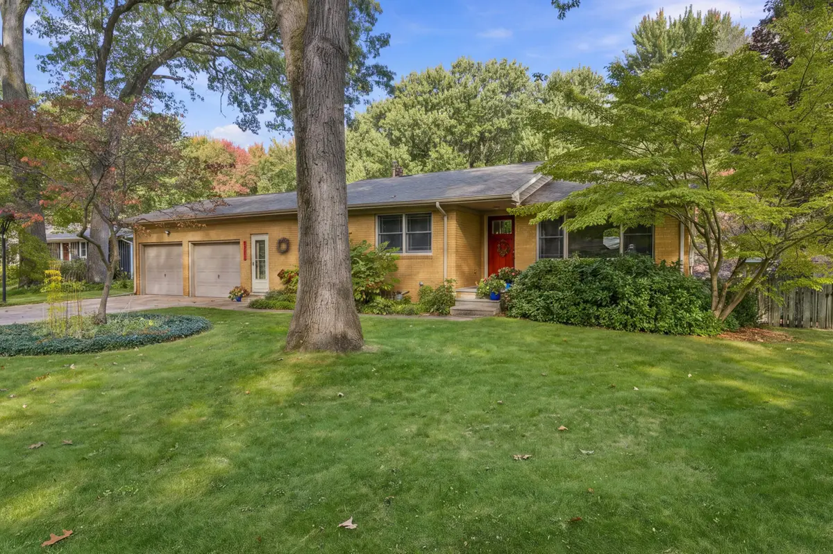 2735 Wildwood Lane, Stevensville, MI 49127 - #1