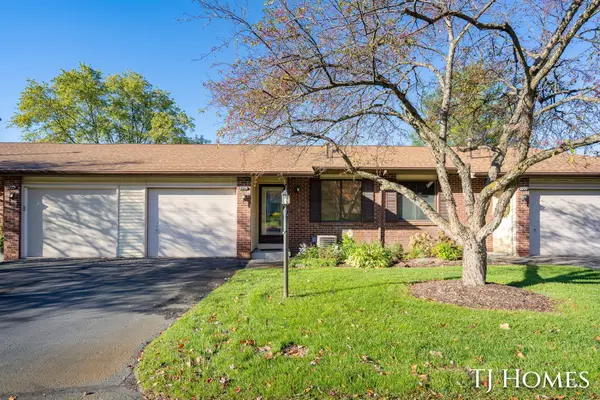 8775 Courtland Drive Ne, Rockford, MI 49341