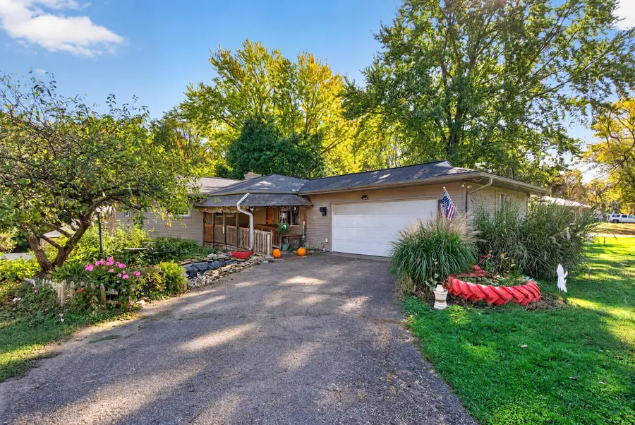 3403 Pine Ridge Drive, Jackson, MI 49201 - #2