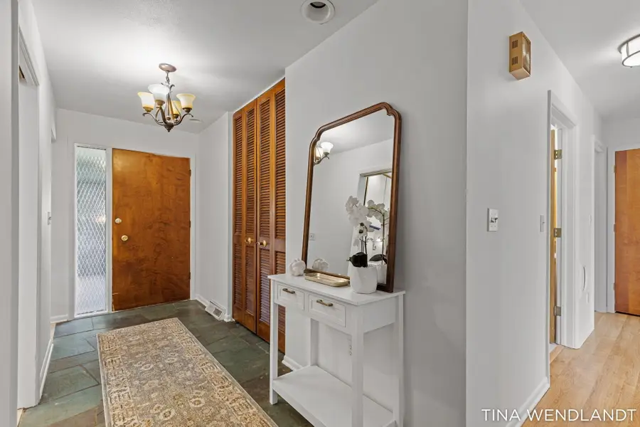 3737 Keeweenaw Drive Ne, Grand Rapids, MI 49525 - #3