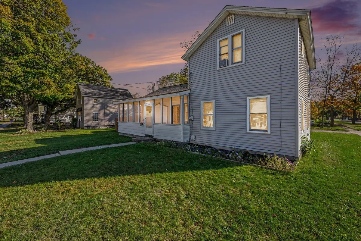 423 S Farmer Street, Otsego, MI 49078 - #1