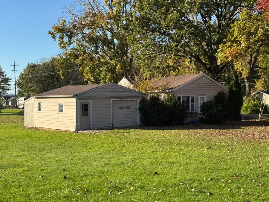 1062 Bryant Avenue, Jackson, MI 49202 - #2