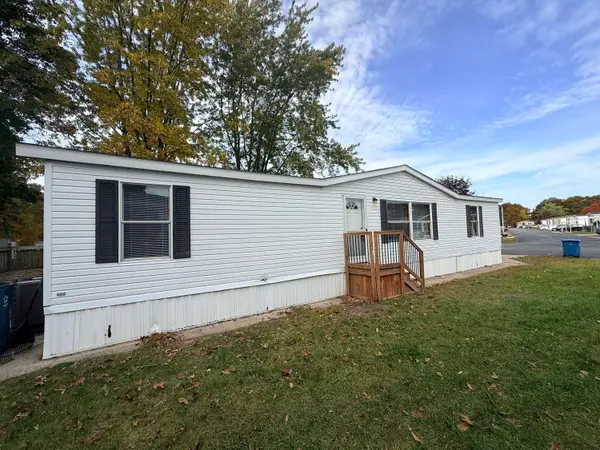 1481 Kenora Street, Norton Shores, MI 49444