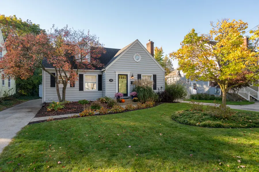 2338 Burchard Street Se, East Grand Rapids, MI 49506 - #2