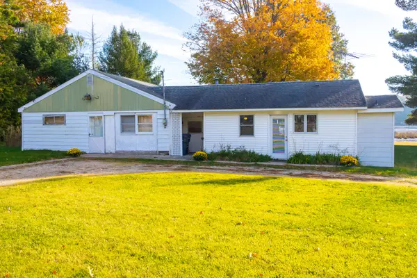11131 County Road 215, Grand Junction, MI 49056