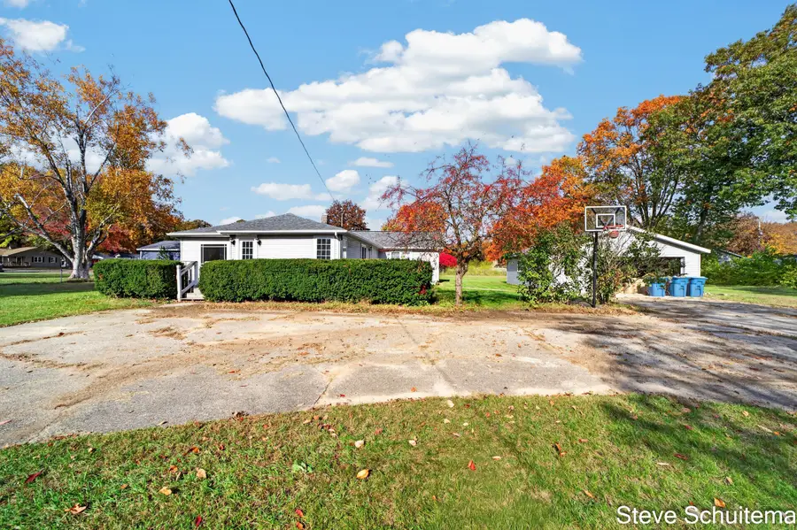 15469 Pruin Street, Spring Lake, MI 49456 - #2