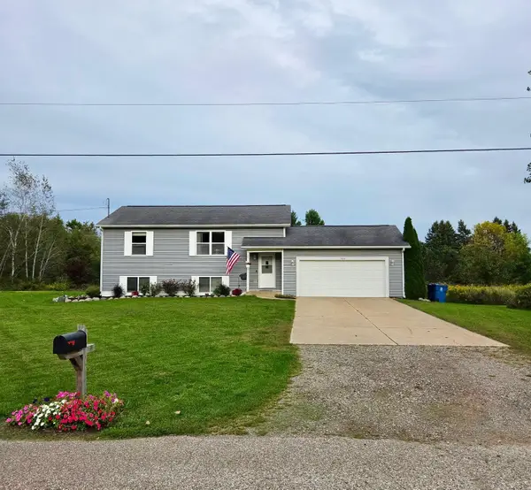 5934 Sandy Way, Zeeland, MI 49464