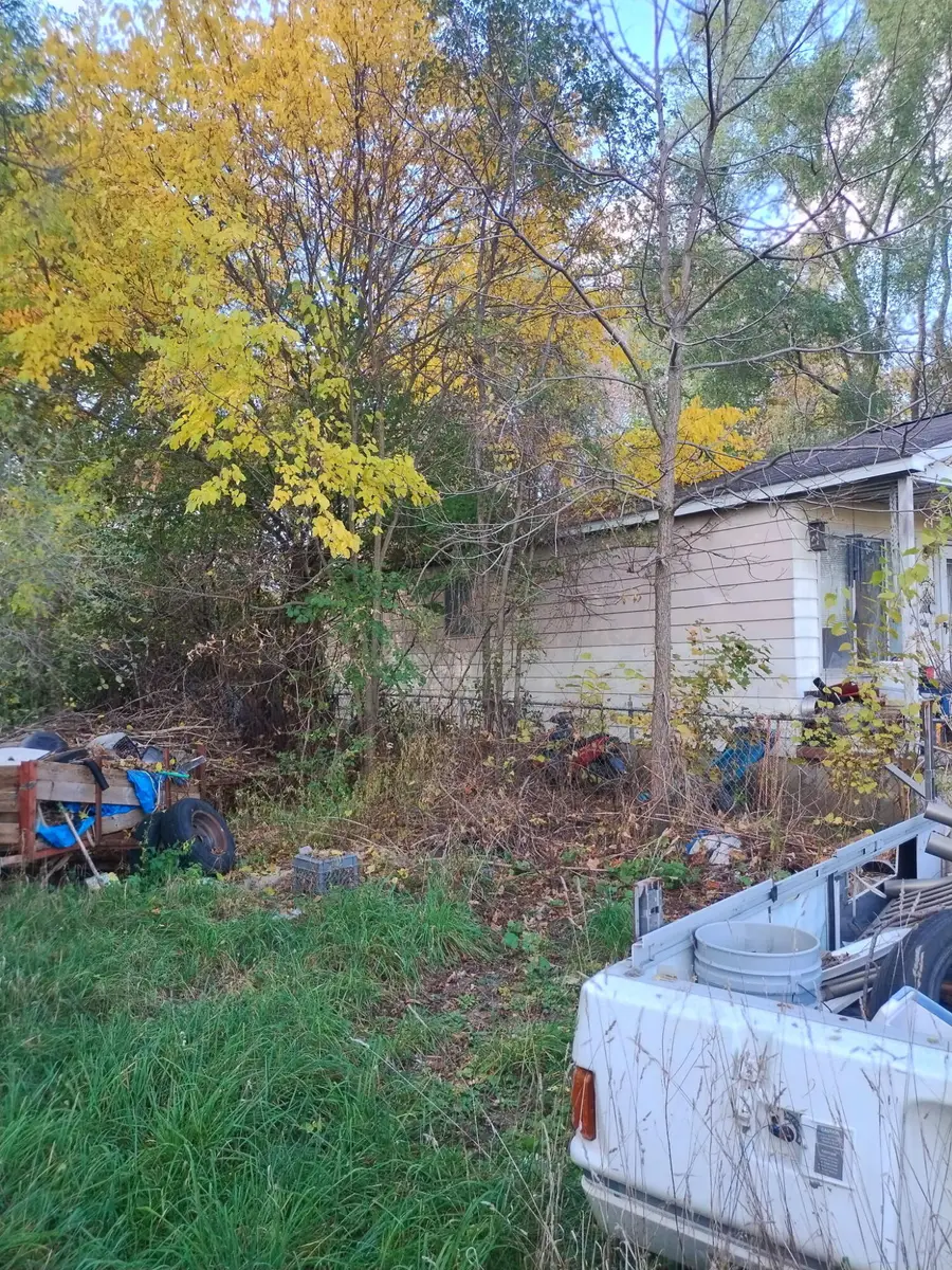 6613 N Webster Road, Flint, MI 48505 - #2