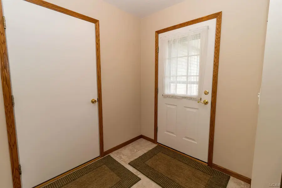 2101 Lakewood Drive, Adrian, MI 49221 - Image #2