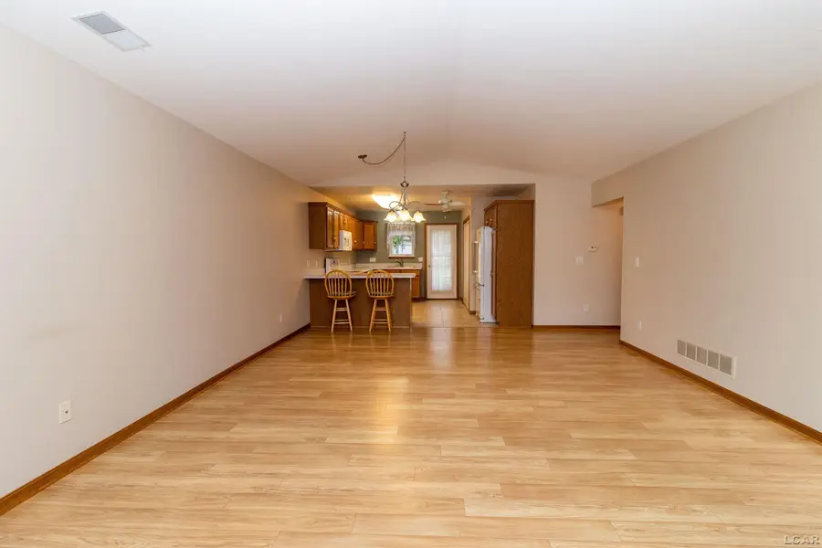 2101 Lakewood Drive, Adrian, MI 49221 - Image #3