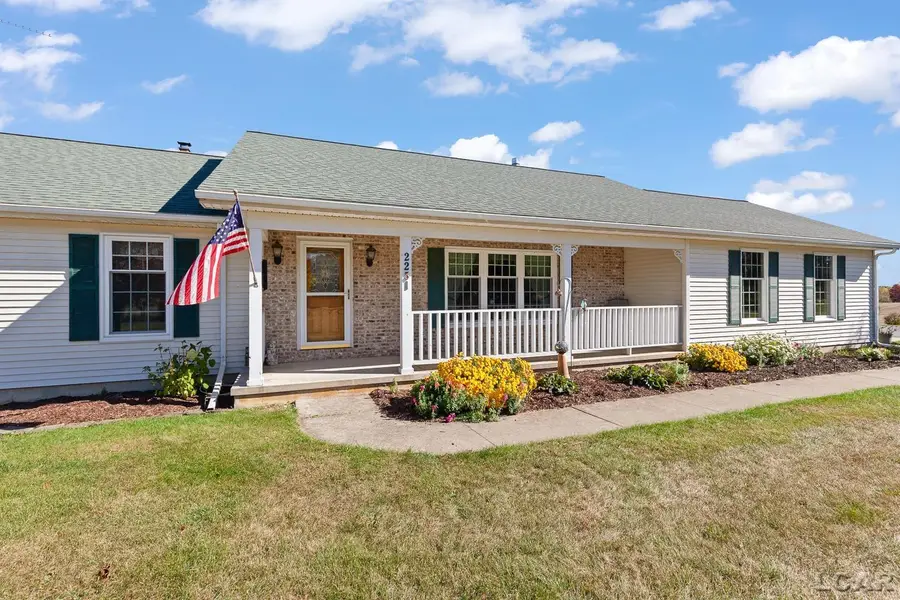 2251 N Waldron Drive, Pittsford, MI 49271 - Image #2