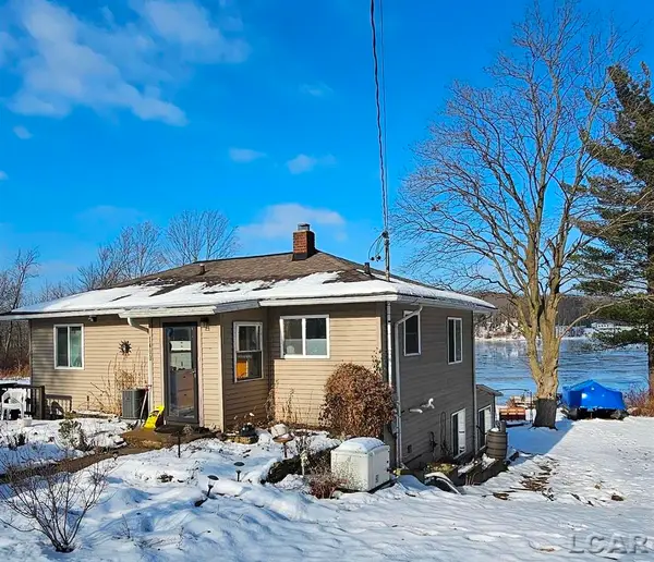 1400 Lakeview Drive, Tipton, MI 49287