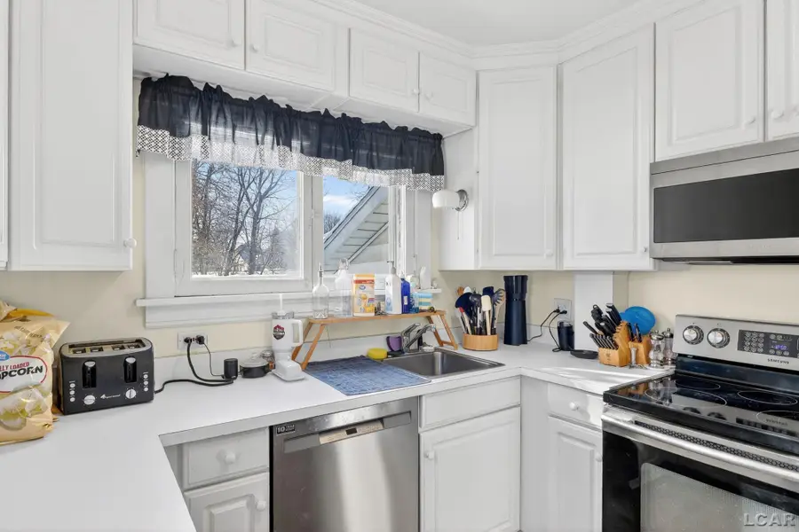 407 Franklin Street, Blissfield, MI 49228 - Image #2