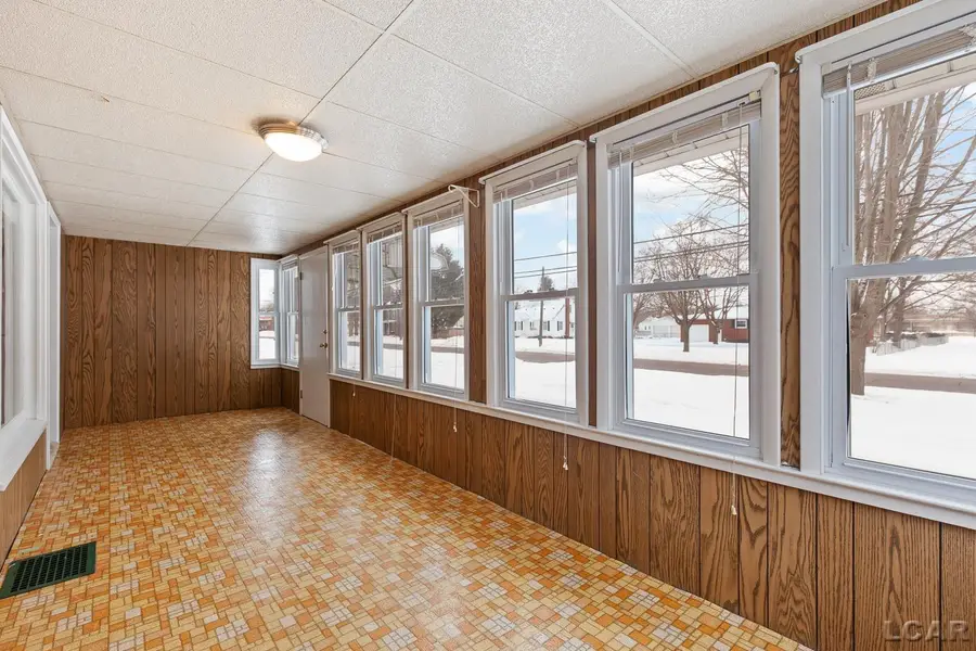 211 S Maumee Street, Tecumseh, MI 49286 - #2