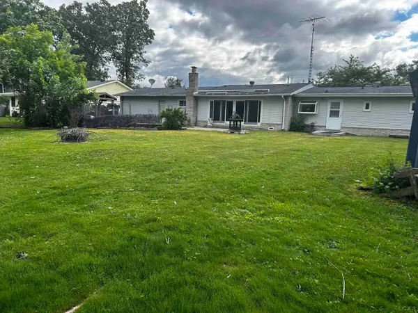 753 Vaniman Island Drive, Brooklyn, MI 49230