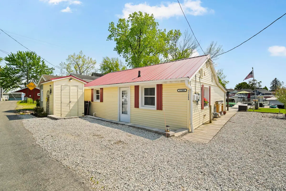 11360 W Ferndale Drive, Manitou Beach, MI 49253 - #1