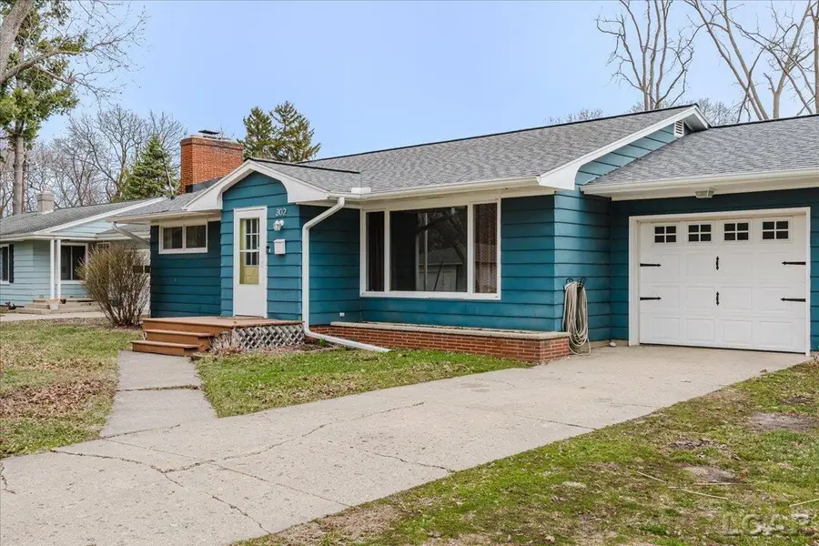 302 N Van Buren Street, Tecumseh, MI 49286 - #2