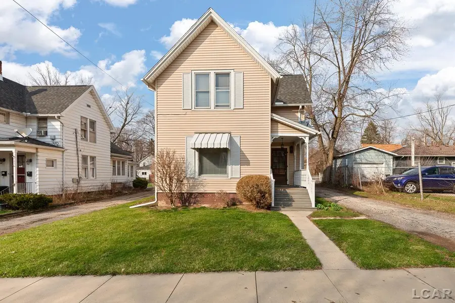907 E Hunt Street, Adrian, MI 49221 - #2
