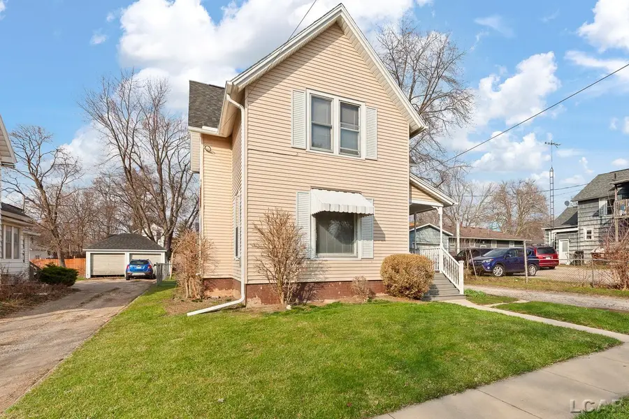 907 E Hunt Street, Adrian, MI 49221 - #3