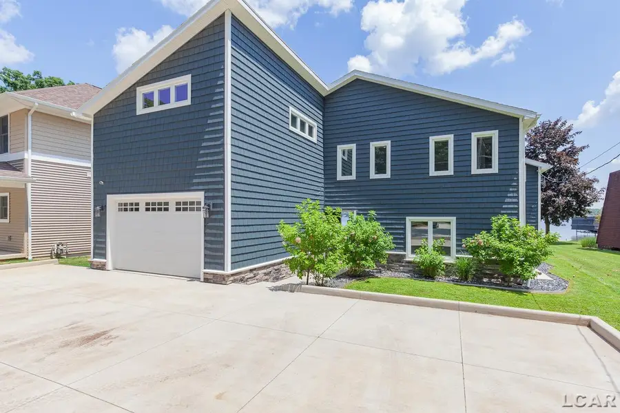 8210 Clark's Cove, Addison, MI 49220 - #2