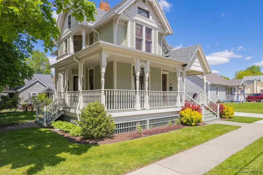 403 N Locust St Street, Adrian, MI 49221 - #2