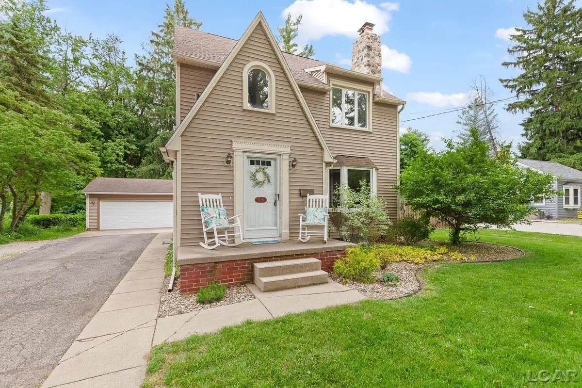 925 Lincoln Avenue, Adrian, MI 49221 - #1