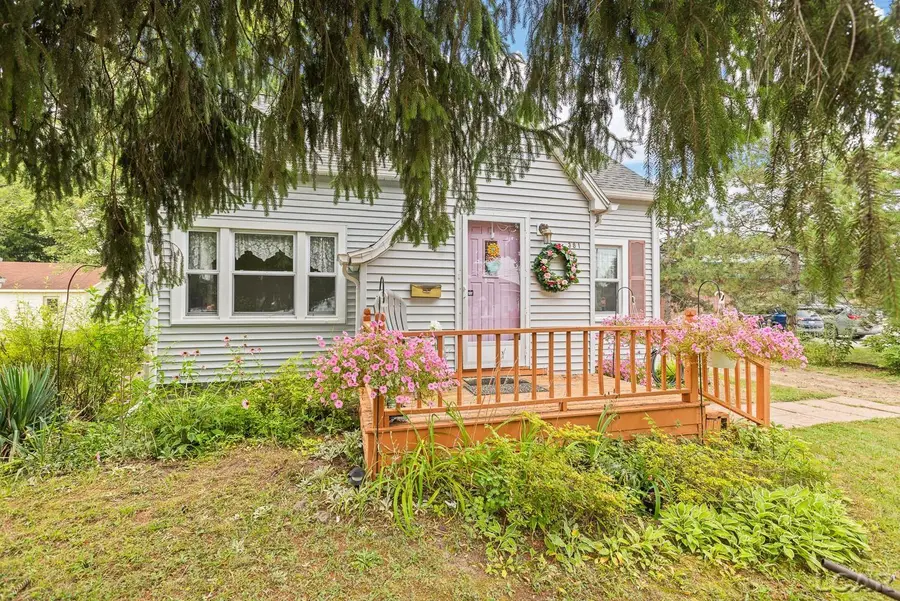 381 N Charles Street, Adrian, MI 49221 - #3