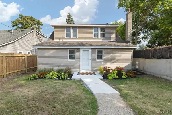 1261 Grove Point Drive, White Lake, MI 48386