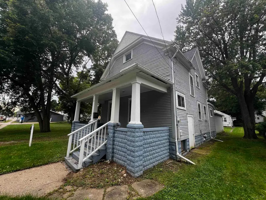 135 N Mckenzie Street, Adrian, MI 49221 - #2