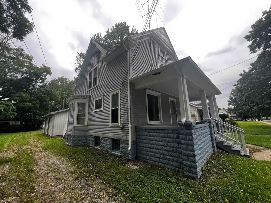 135 N Mckenzie Street, Adrian, MI 49221 - #3