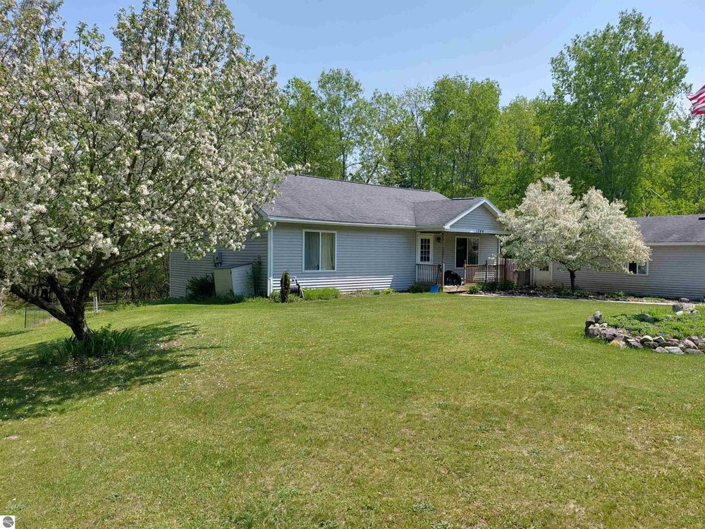 1344 Sawmill Lane, Charlevoix, MI 49720 ERA