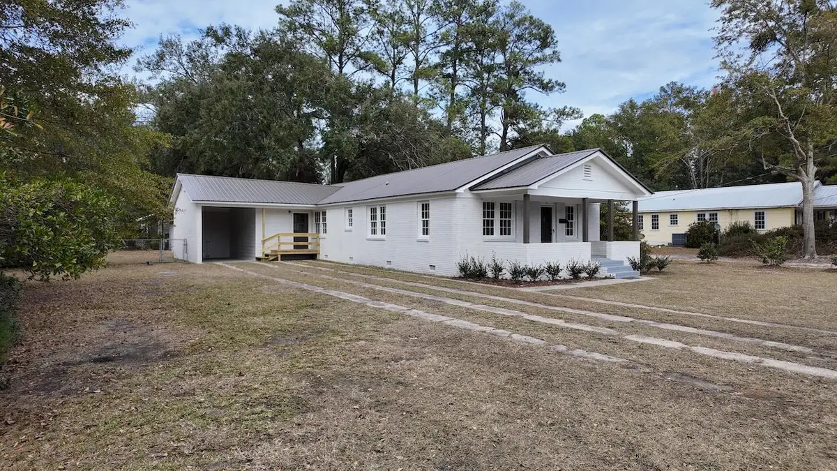 220 Thompson Street, Walterboro, SC 29488 - Image #1