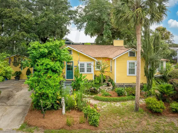 120 W Hudson Avenue, Folly Beach, SC 29439