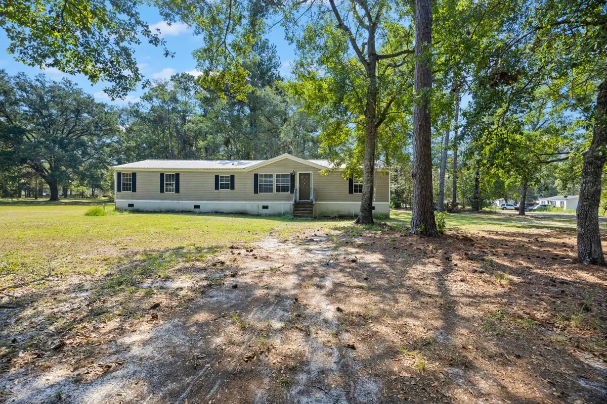 197 Davis Circle, Walterboro, SC 29488 - #1