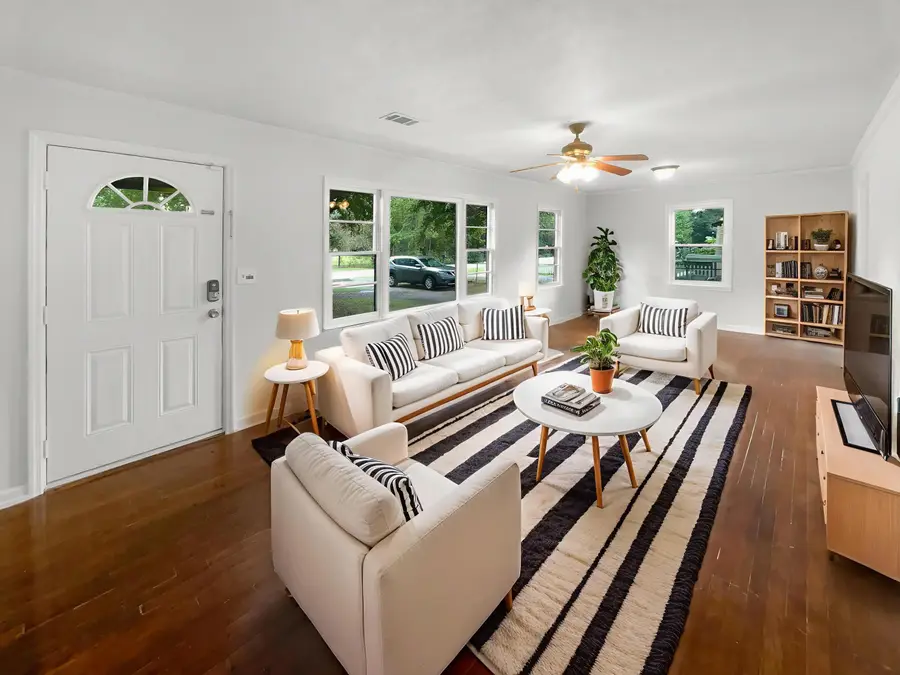 302 Embassy Drive, Summerville, SC 29483 - Image #2