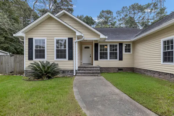 212 Trestlewood Drive, Summerville, SC 29486