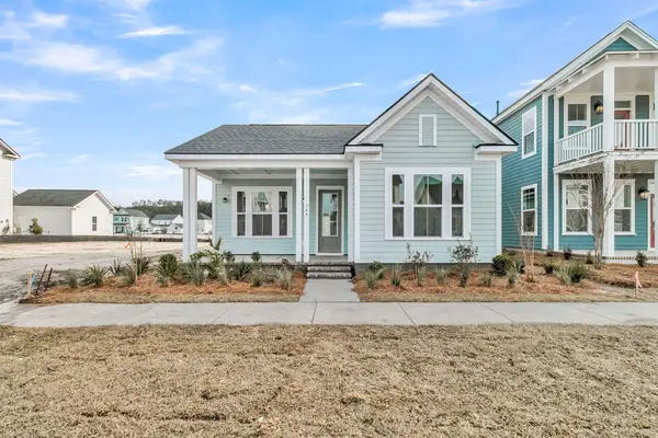 749 Blueway Avenue, Summerville, SC 29486