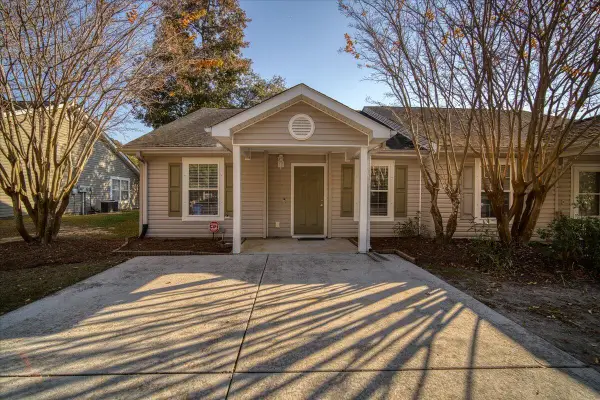 7876 Park Gate Drive, North Charleston, SC 29418