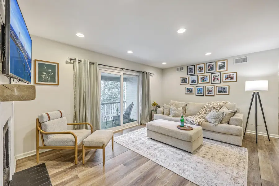 1054 Anna Knapp Boulevard #7h, Mount Pleasant, SC 29464 - Image #3