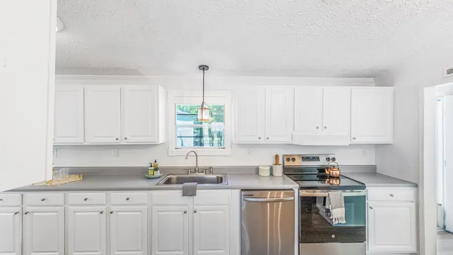 118 Regent Street, Summerville, SC 29483 - Image #2