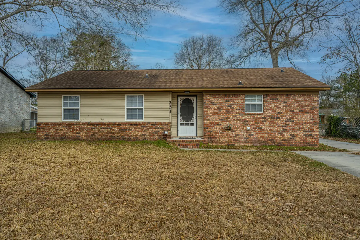 221 Braly Drive, Summerville, SC 29485 - Image #1