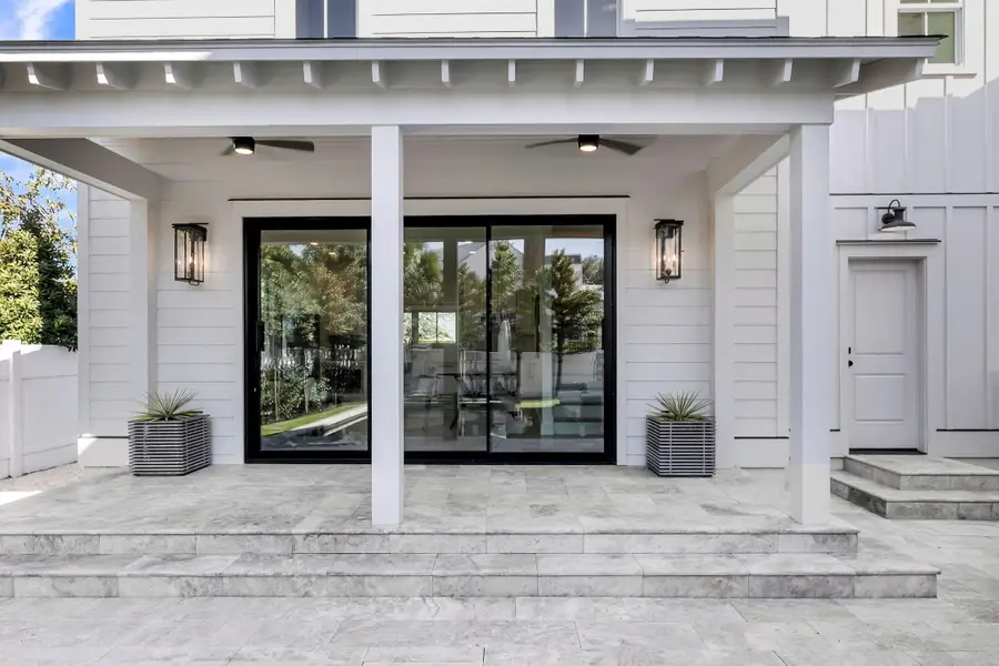 546 Center Street, Mount Pleasant, SC 29464 - #2