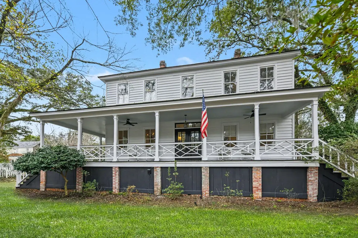 216 W Carolina Avenue, Summerville, SC 29483 - #1