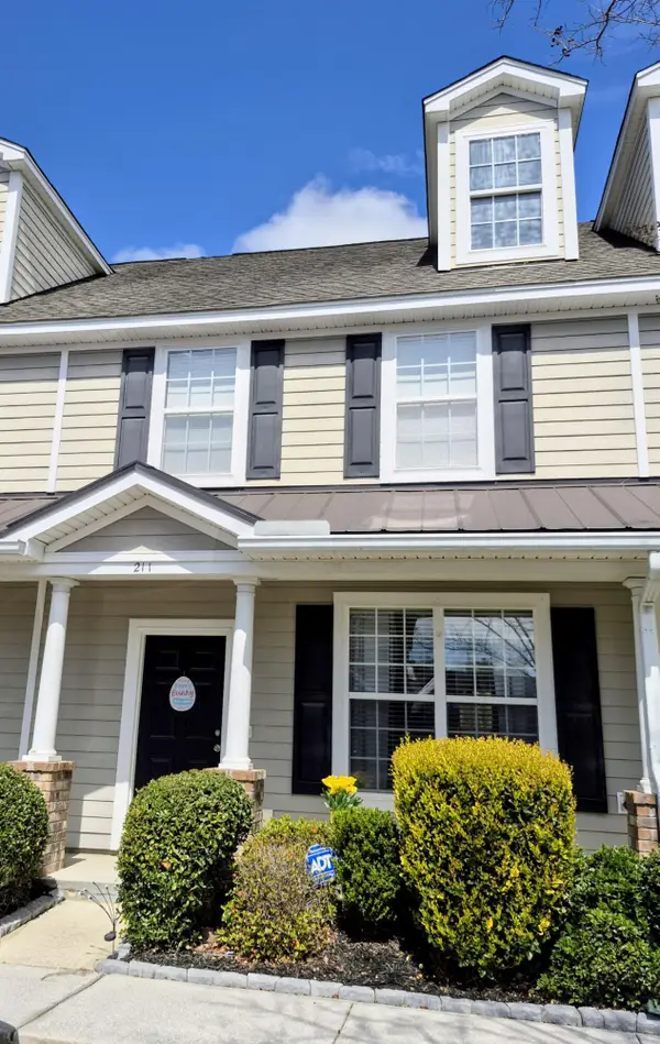 211 Hemingway Circle, Summerville, SC 29483