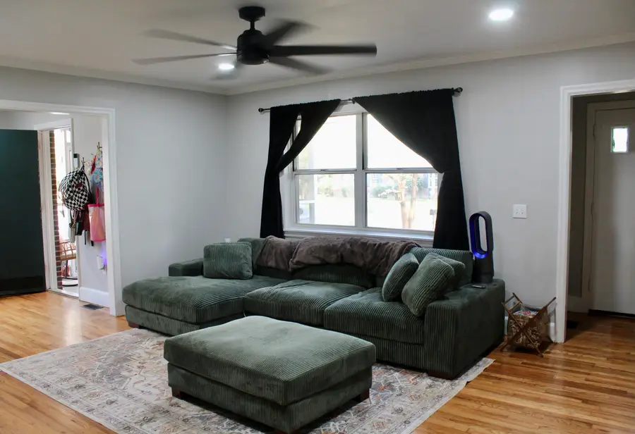 460 Hampton Street, Elloree, SC 29047 - #2