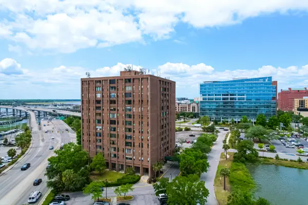 14 Lockwood Drive #Apt 9J, Charleston, SC 29401