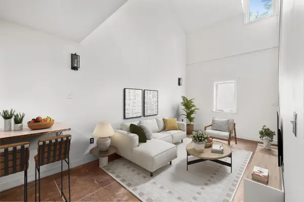 24 Strawberry Lane #Apt B, Charleston, SC 29403