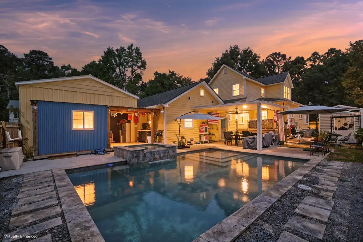 202 W Pine Street, Summerville, SC 29485 - #1