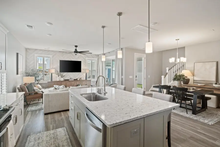 645 Blueway Avenue, Summerville, SC 29486 - #3